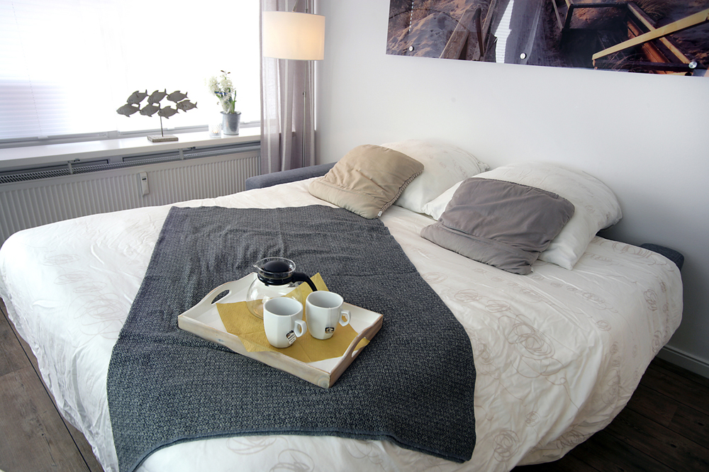 Ausgezogene Schlafcouch als Doppelbett